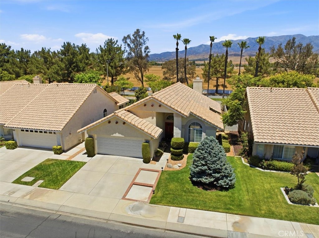 5831 Oakmont