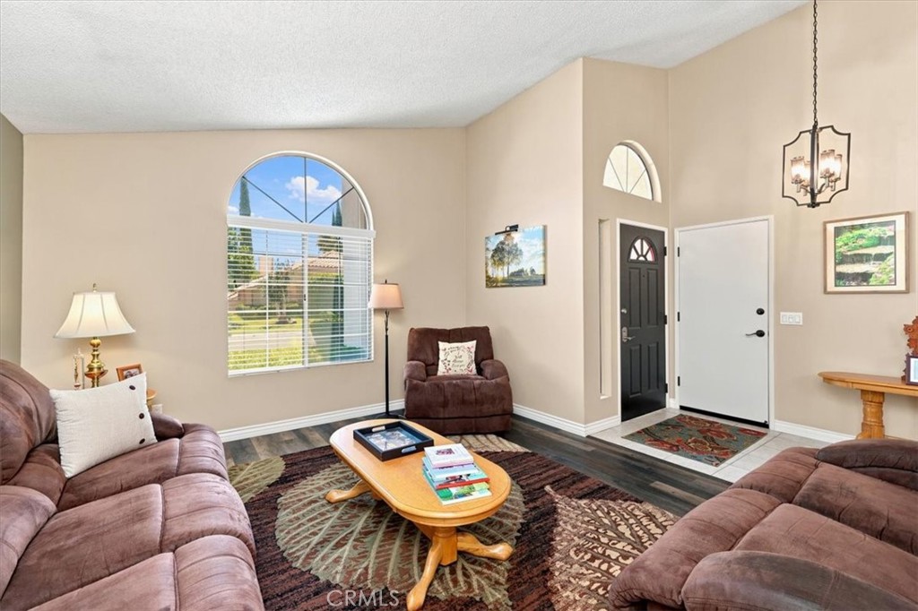 5831 Oakmont