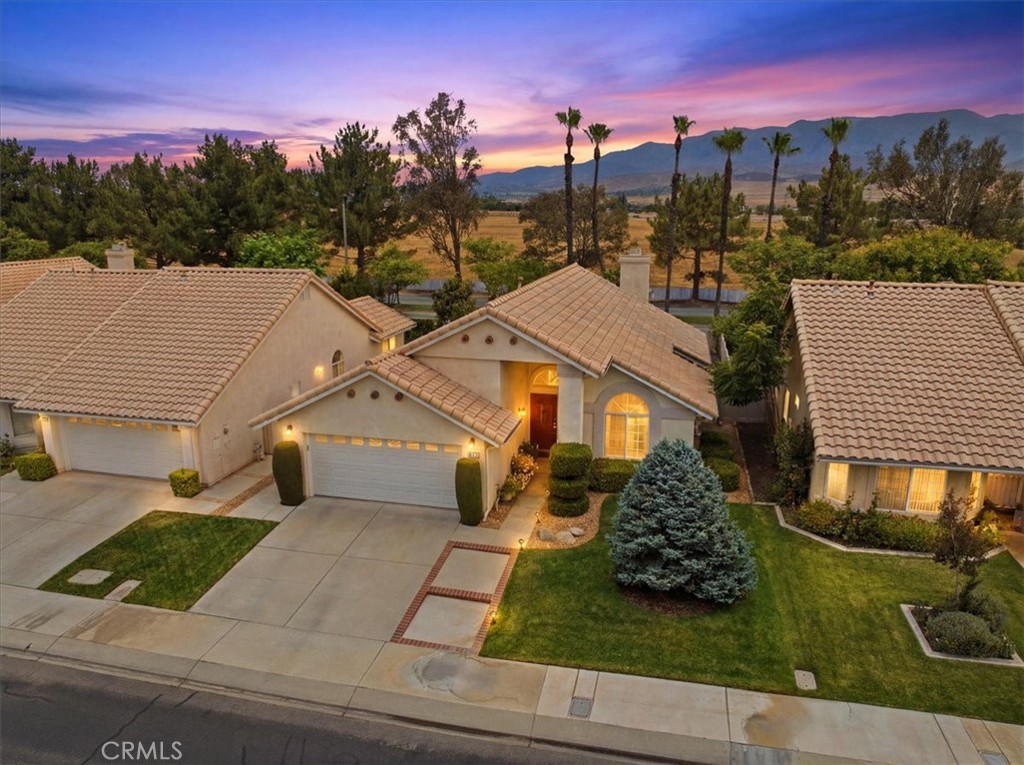 5831 Oakmont