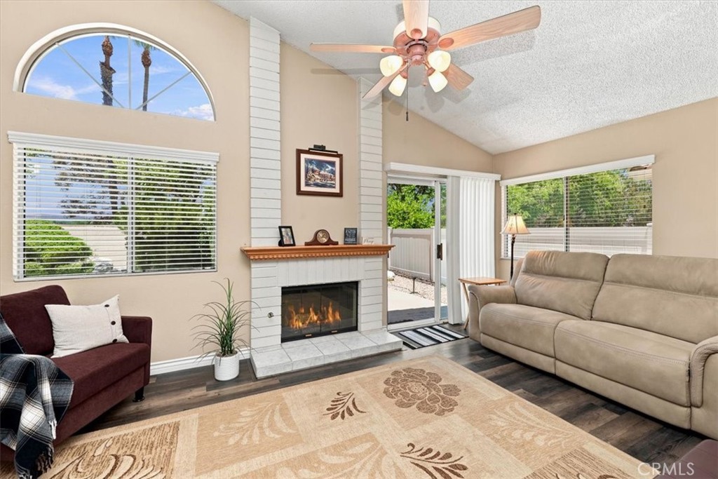 5831 Oakmont