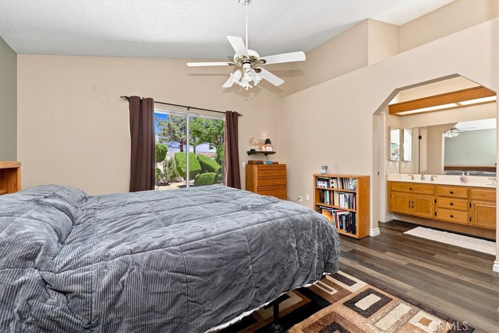 5831 Oakmont