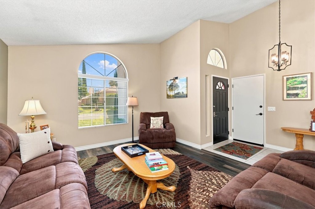 5831 Oakmont