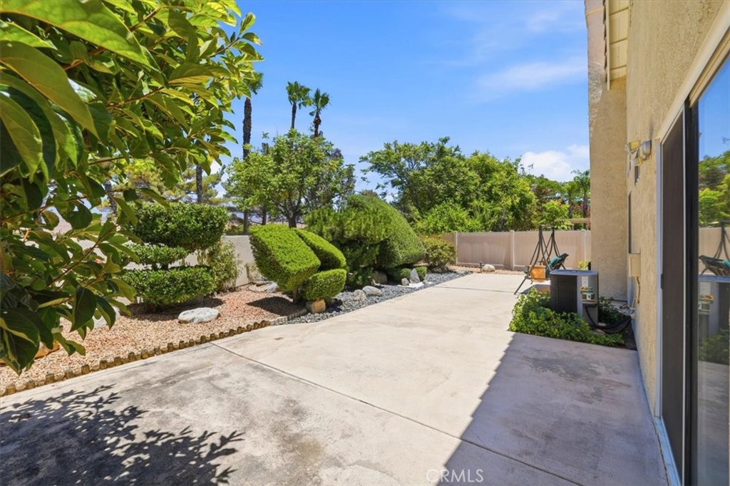 5831 Oakmont