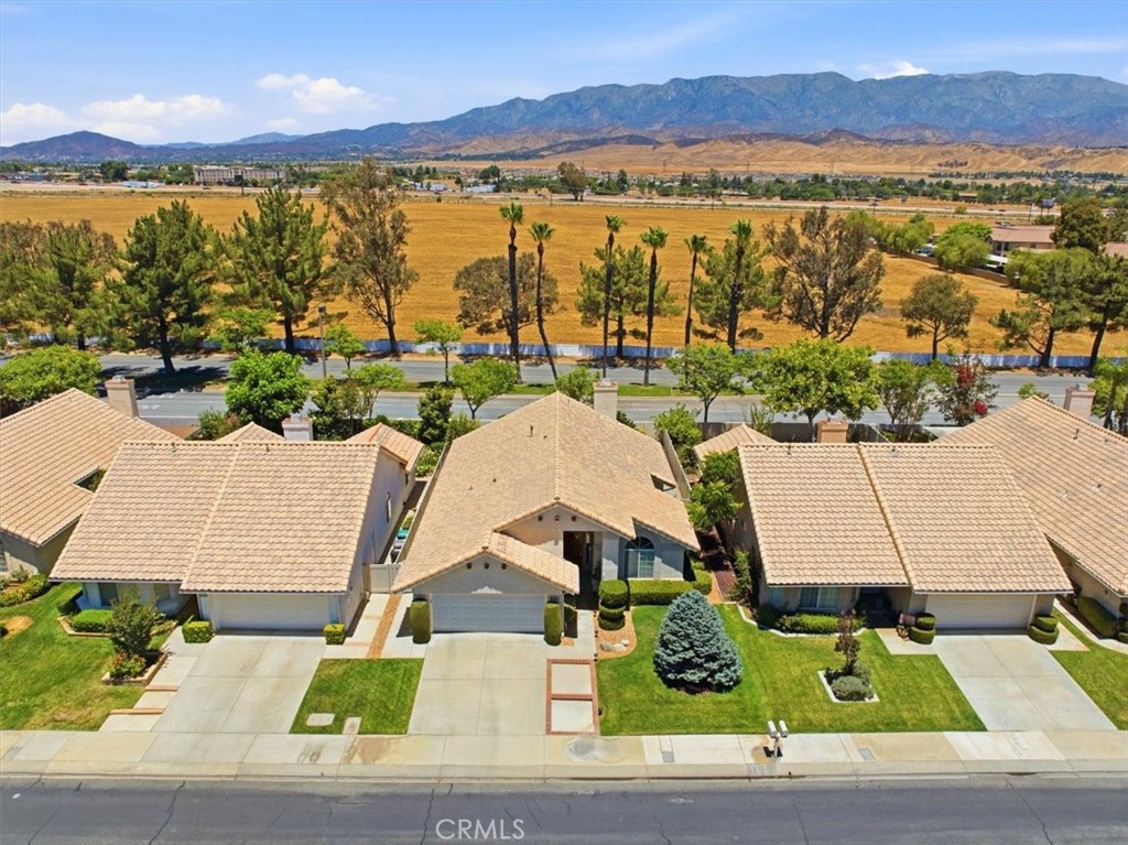 5831 Oakmont