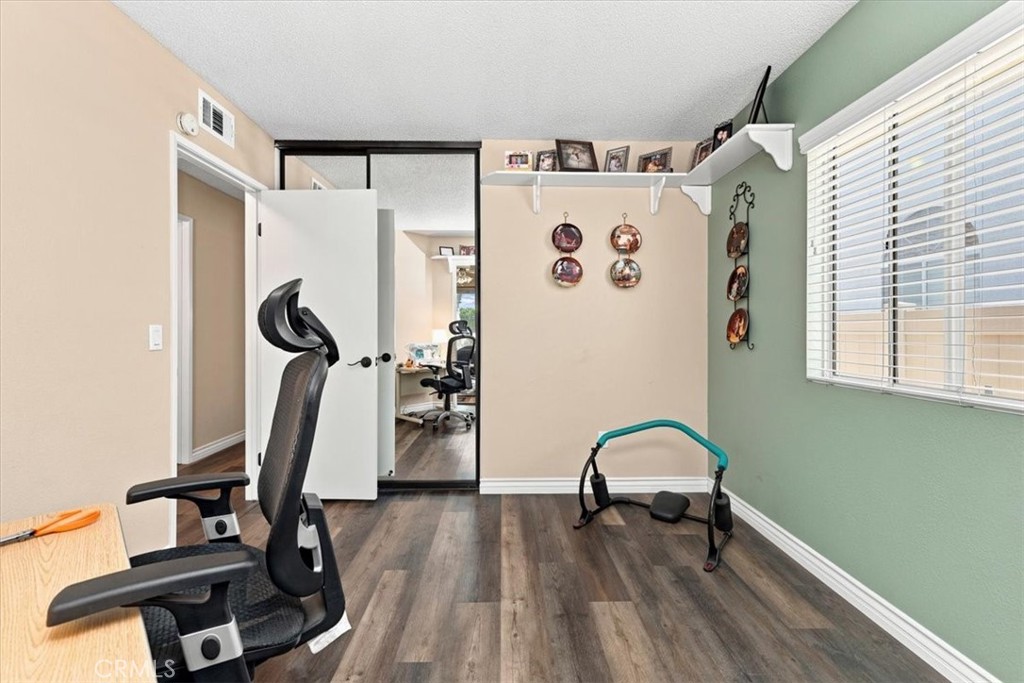 5831 Oakmont