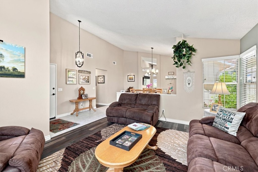 5831 Oakmont