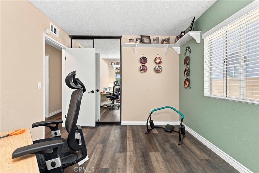 5831 Oakmont