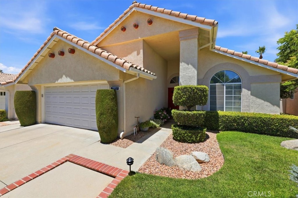 5831 Oakmont