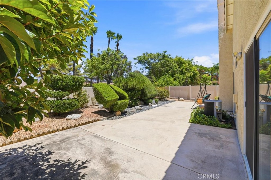 5831 Oakmont