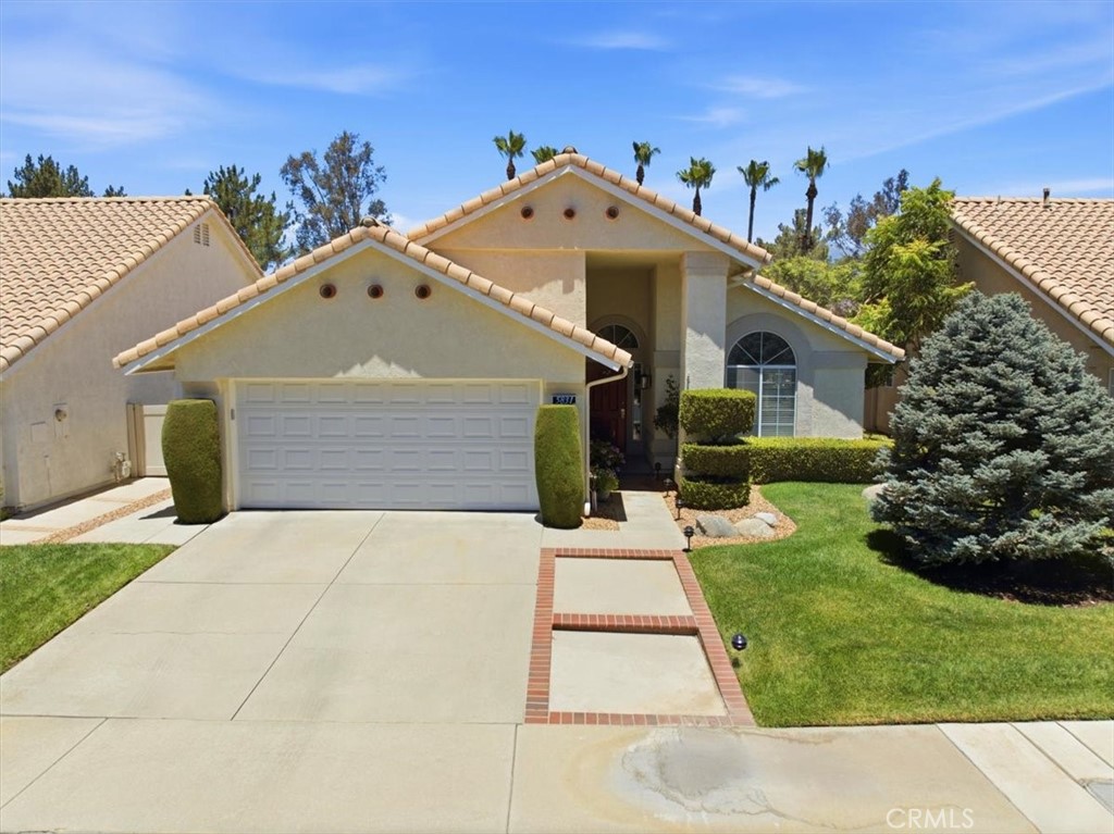 5831 Oakmont