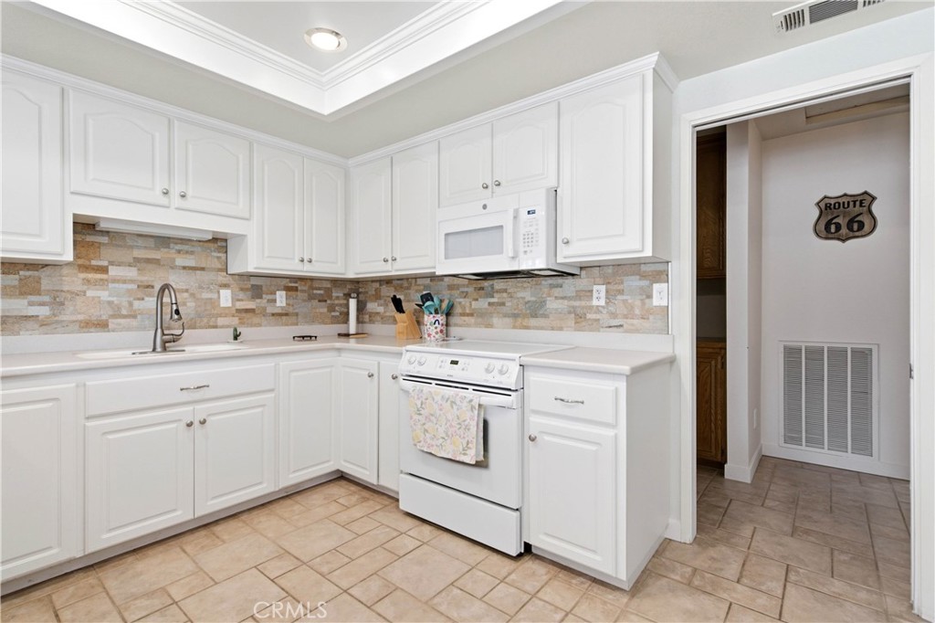 14779 Greenbriar