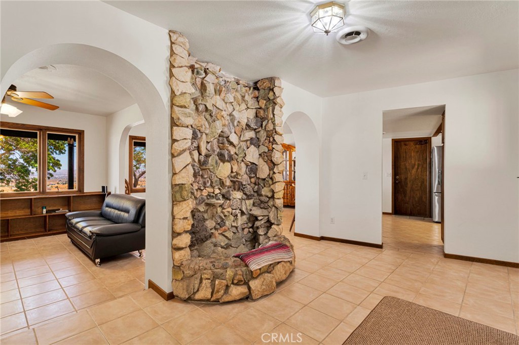 8988 Buena Vista
