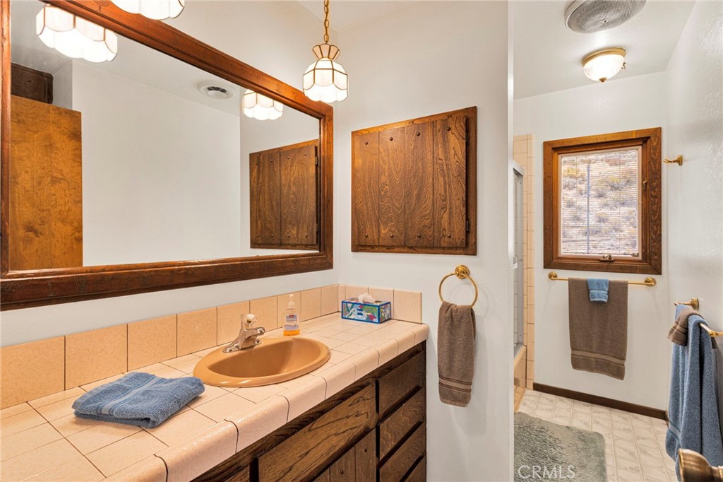 8988 Buena Vista