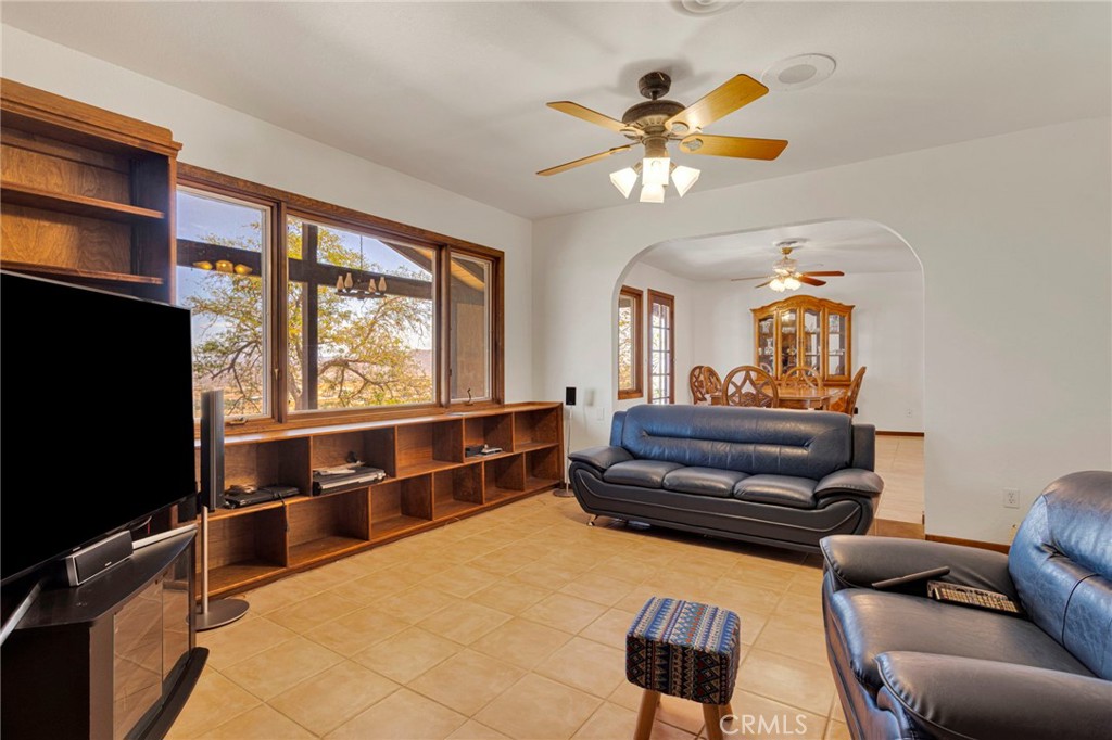 8988 Buena Vista