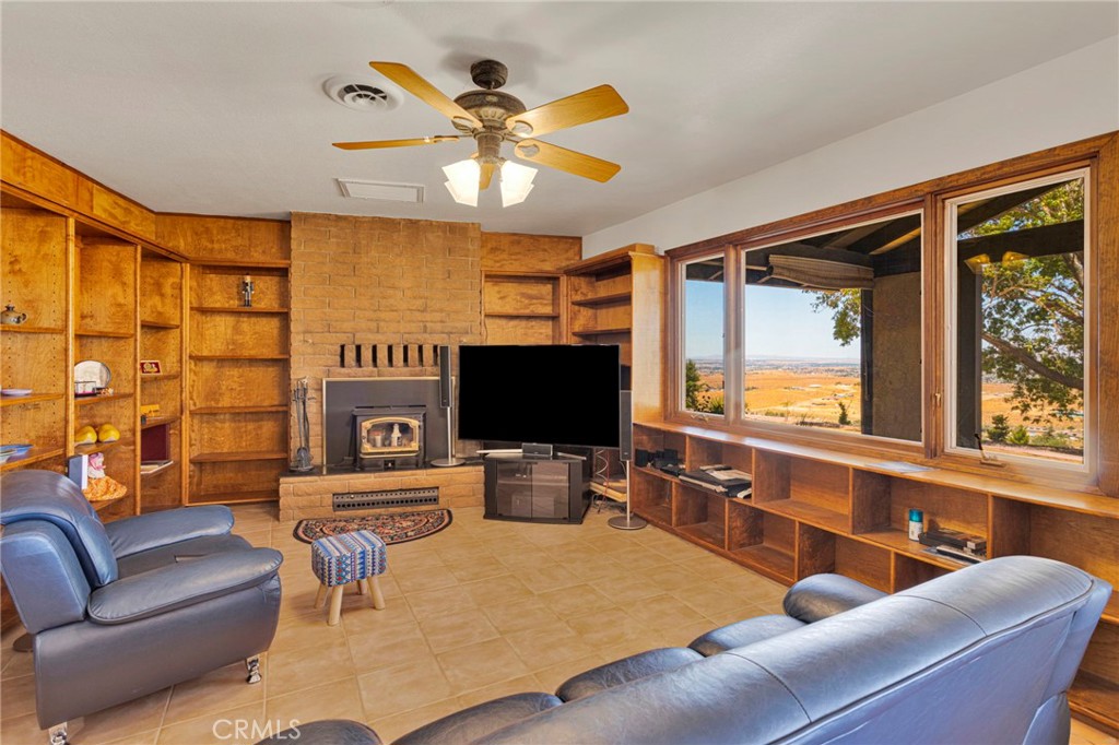 8988 Buena Vista