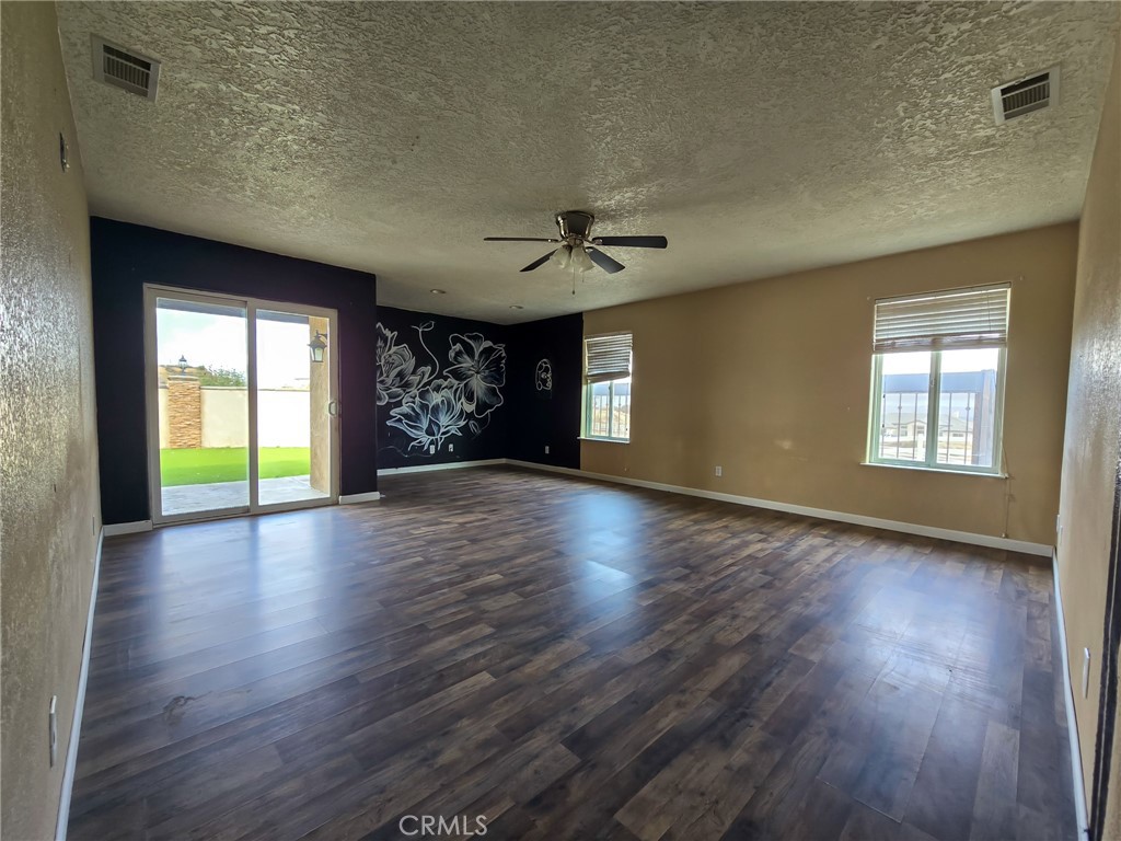 10282 Farmington