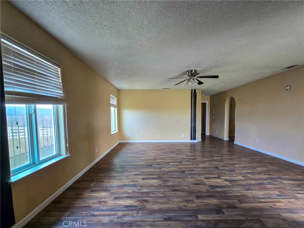 10282 Farmington