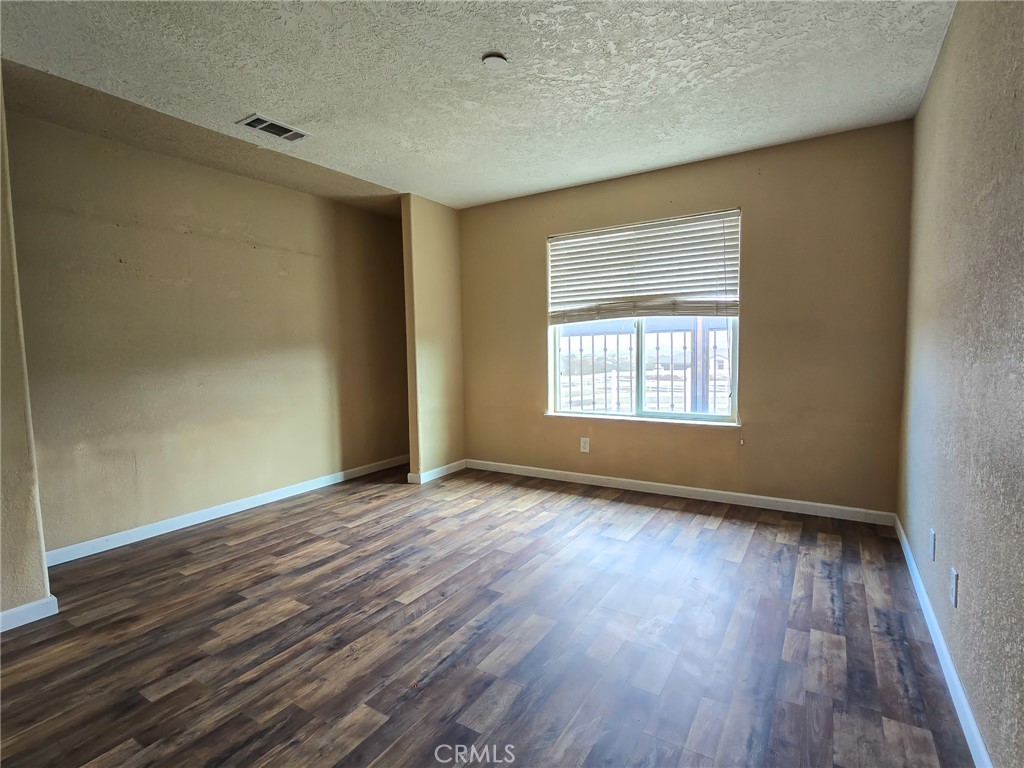 10282 Farmington