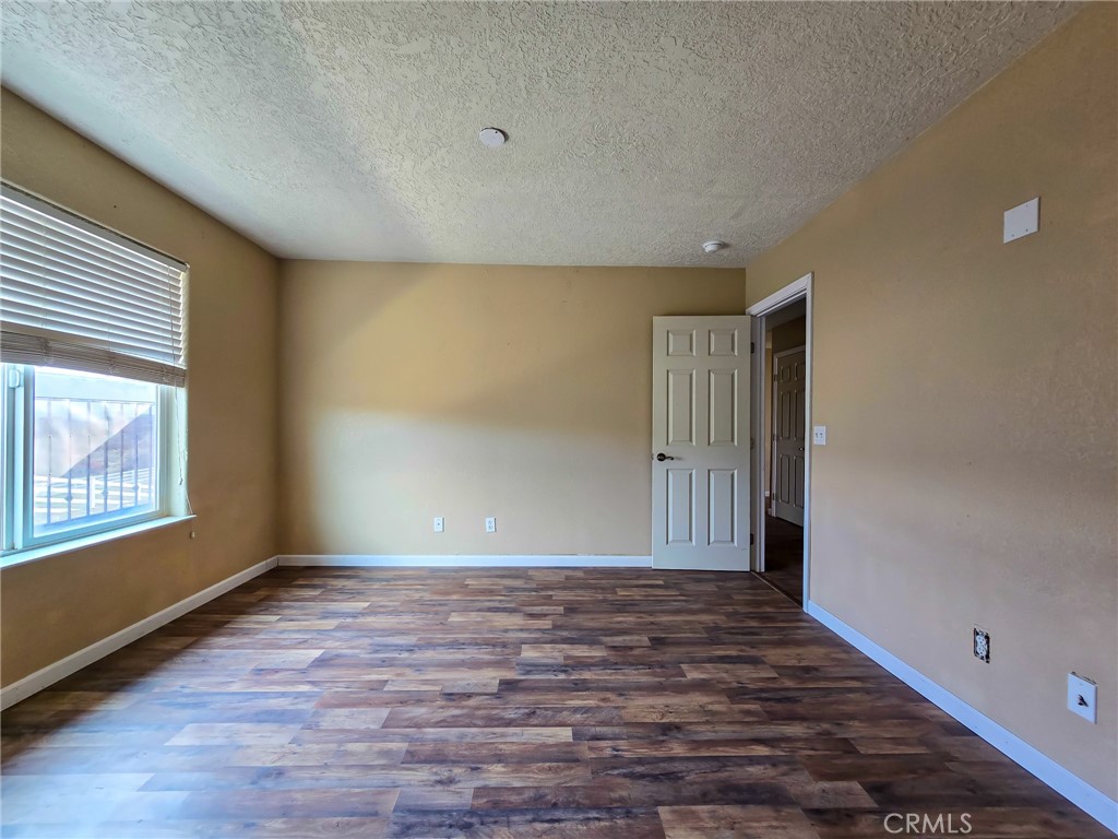 10282 Farmington
