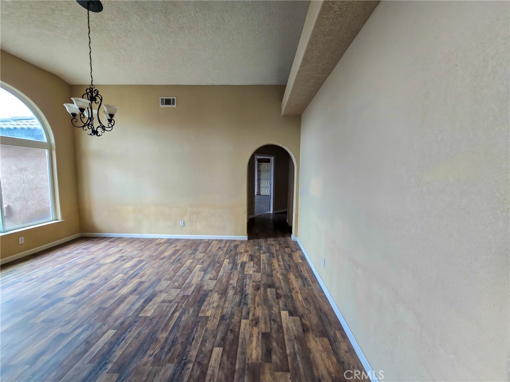 10282 Farmington