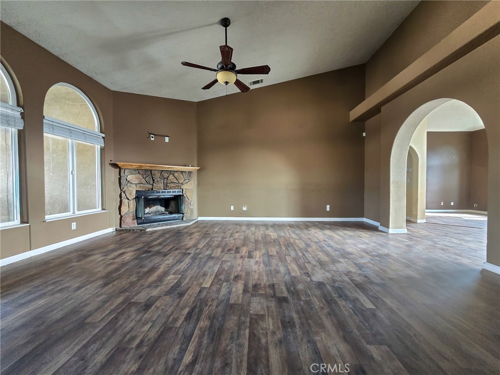 10282 Farmington