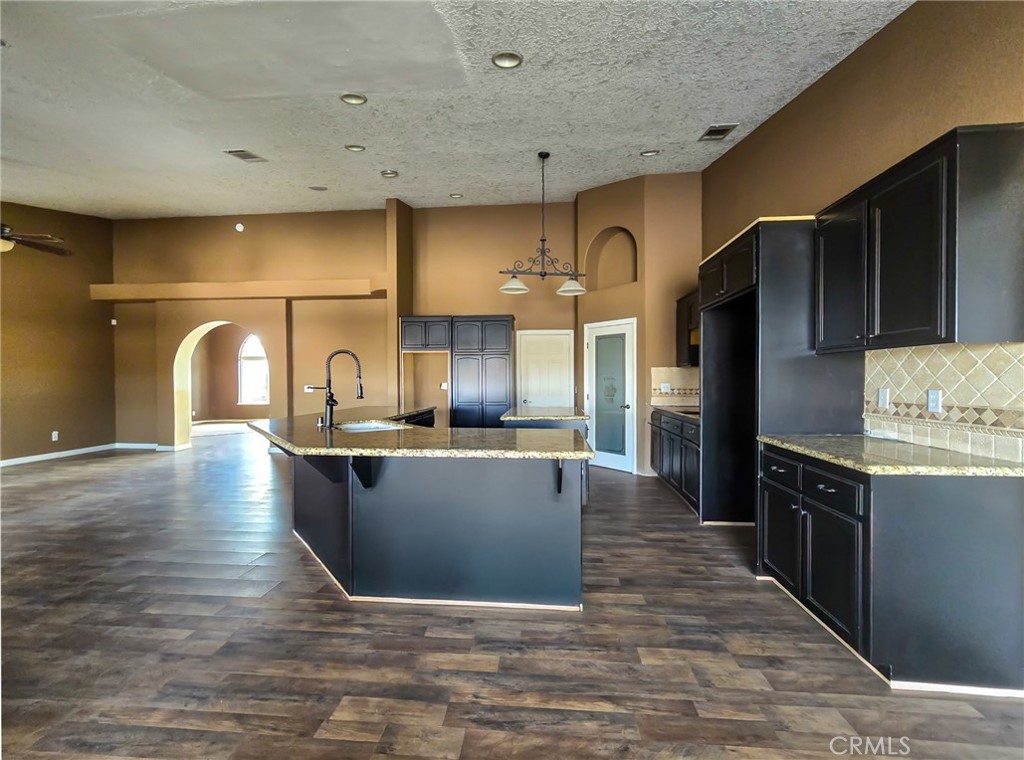 10282 Farmington