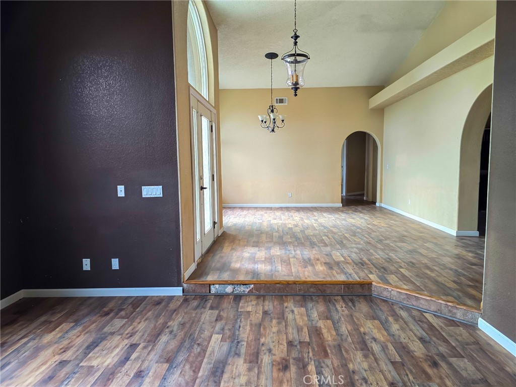 10282 Farmington