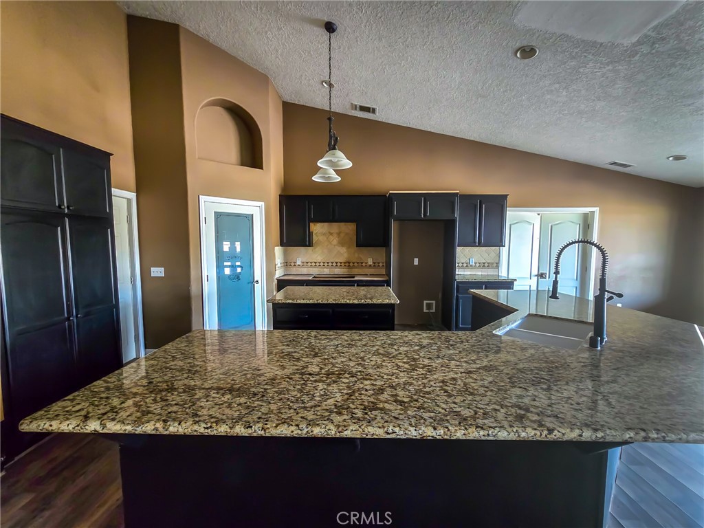 10282 Farmington