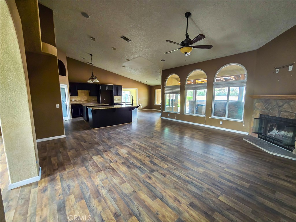 10282 Farmington
