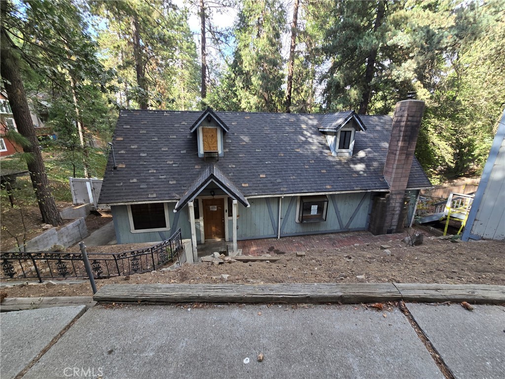 22650 Crest Forest