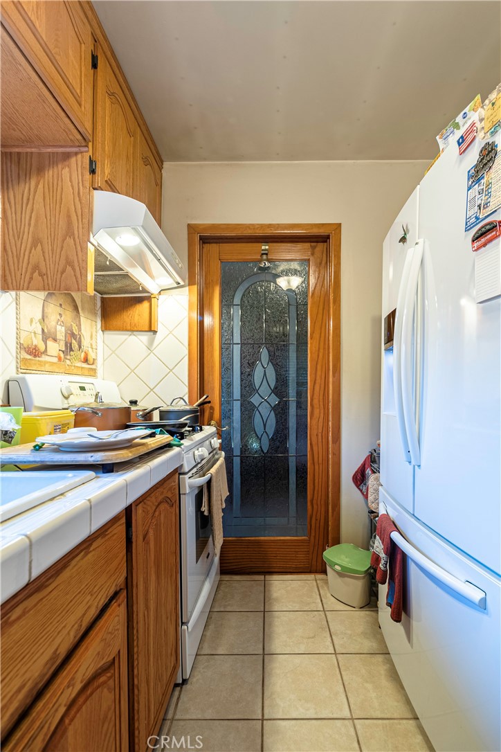 1352 E 58th Place