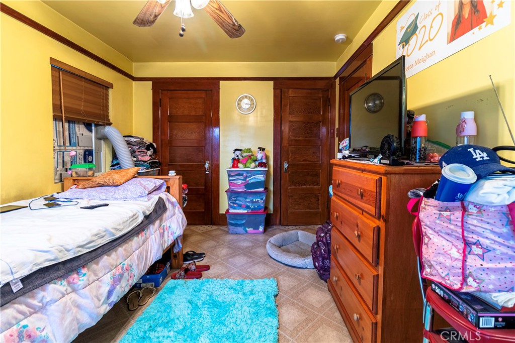 1352 E 58th Place