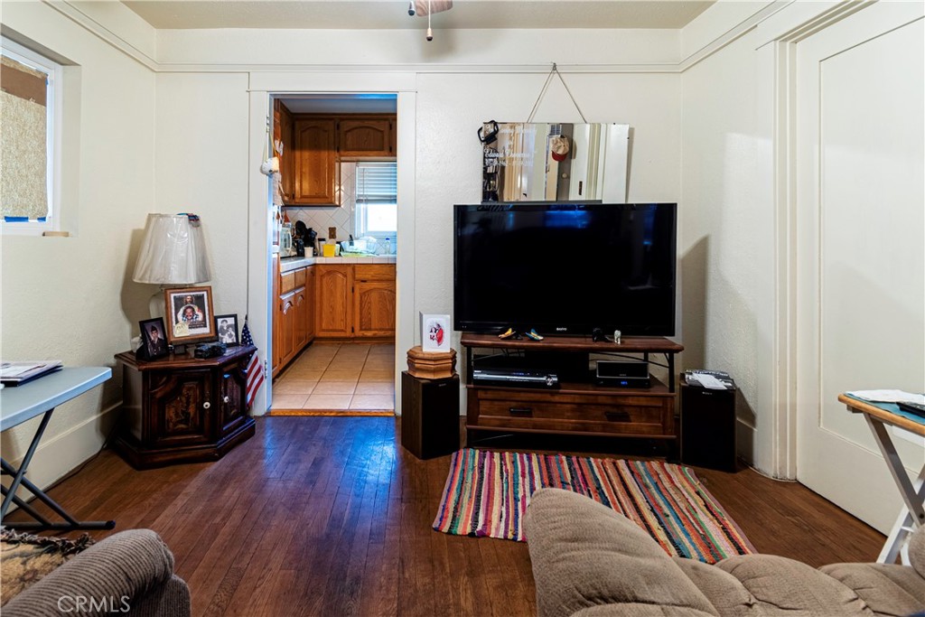 1352 E 58th Place