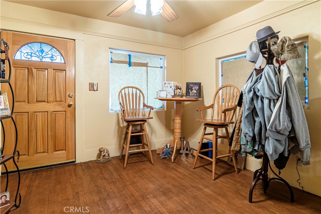 1352 E 58th Place