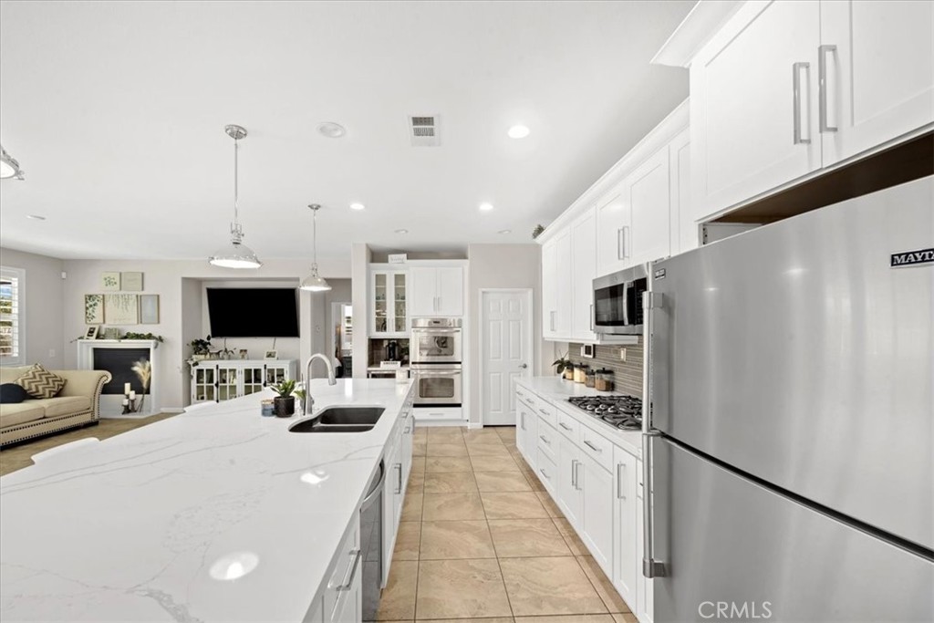 6701 Tanzanite Street