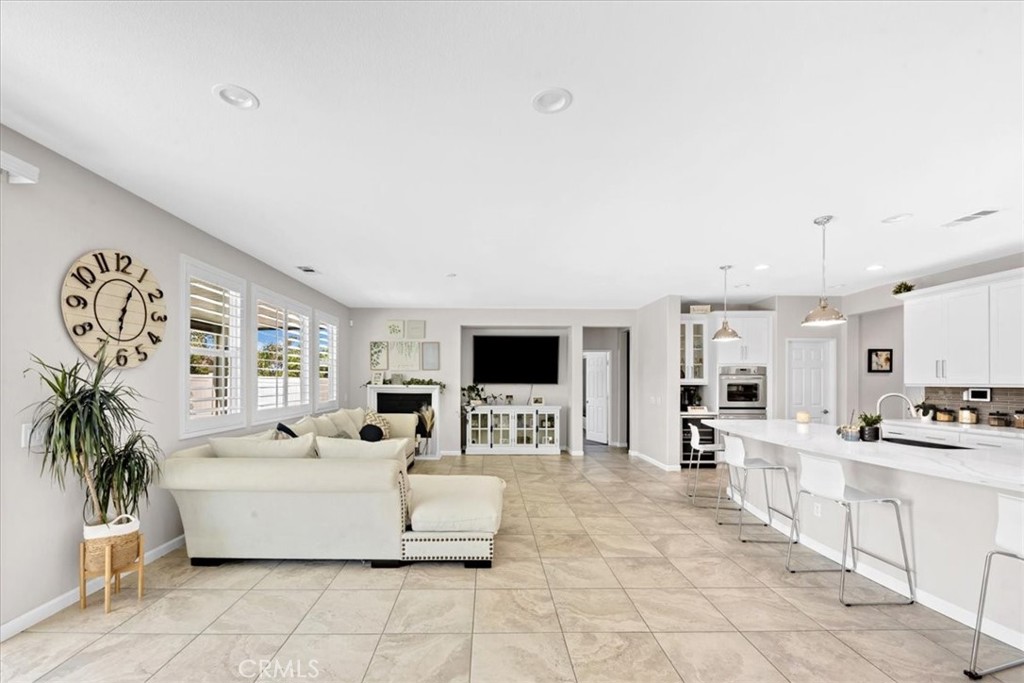 6701 Tanzanite Street