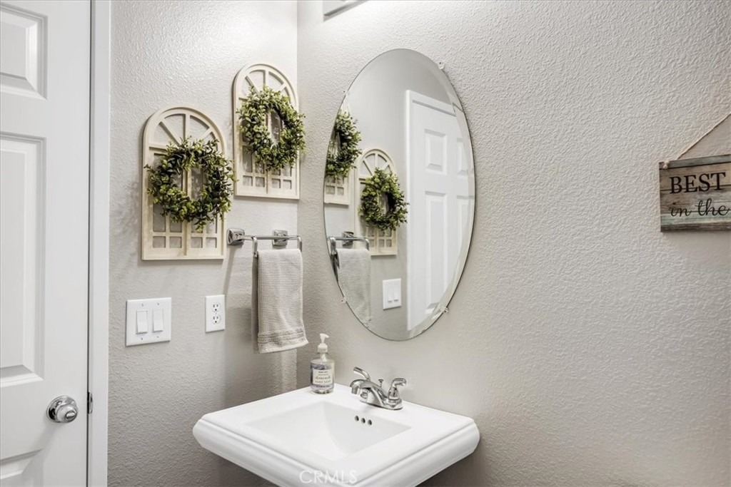 6701 Tanzanite Street