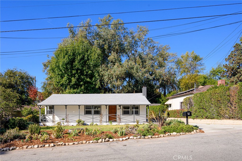 3557 Glenrose Avenue