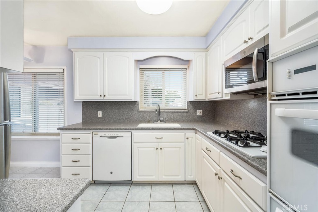 10644 Avonbury Avenue