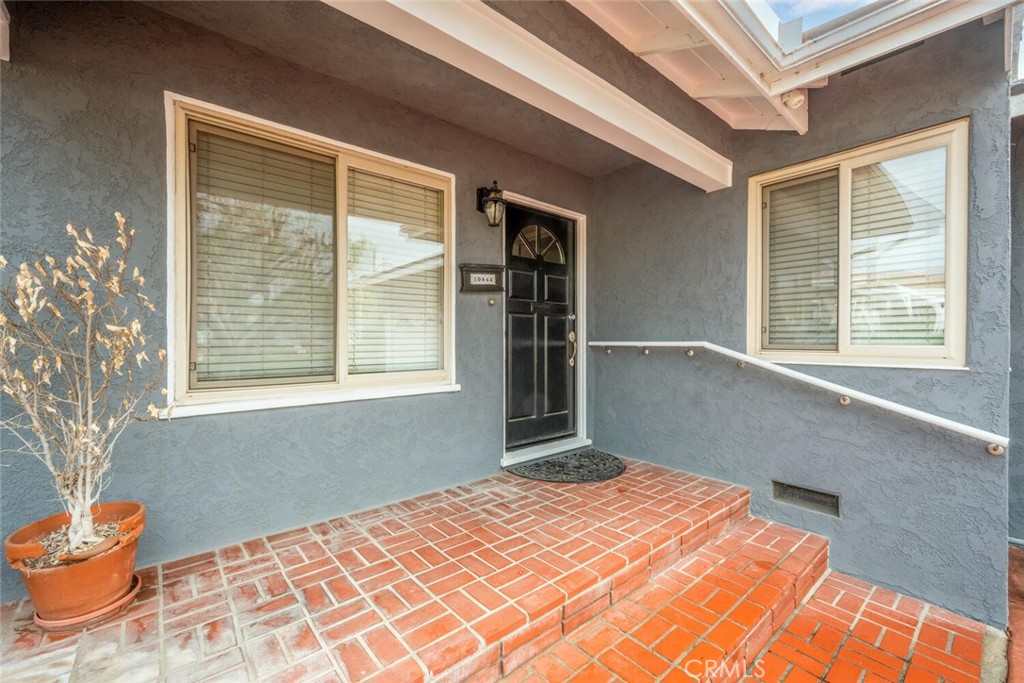 10644 Avonbury Avenue