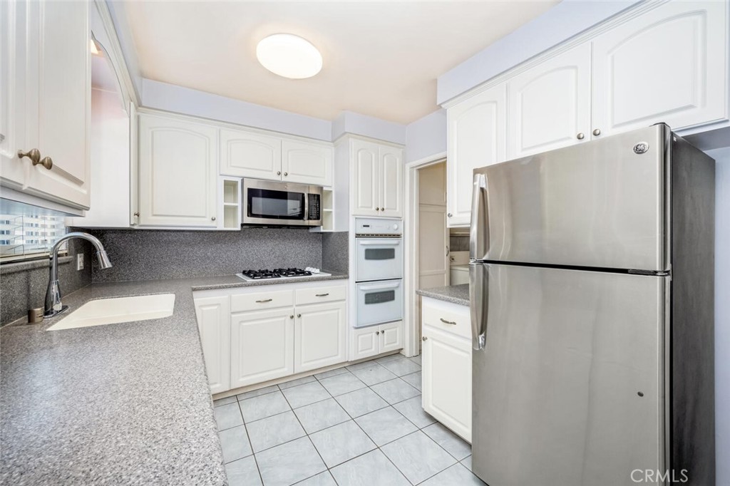 10644 Avonbury Avenue