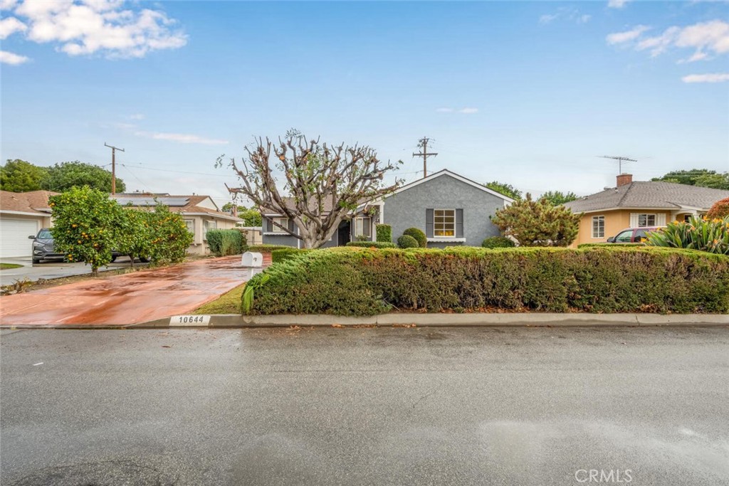 10644 Avonbury Avenue