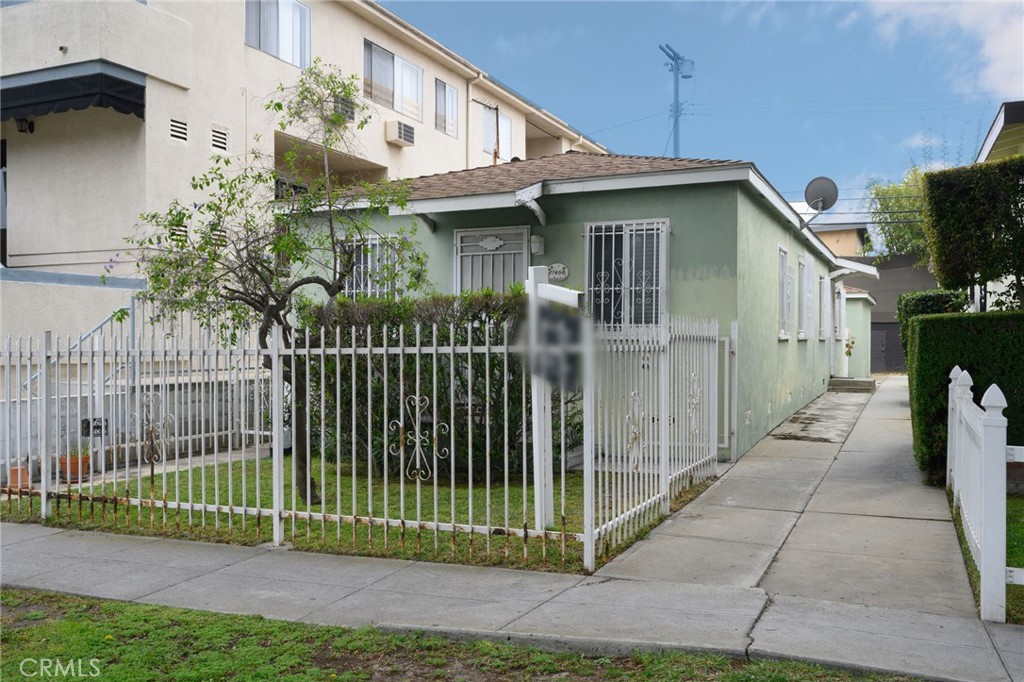 11466 Venice Boulevard