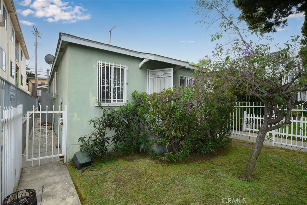 11466 Venice Boulevard