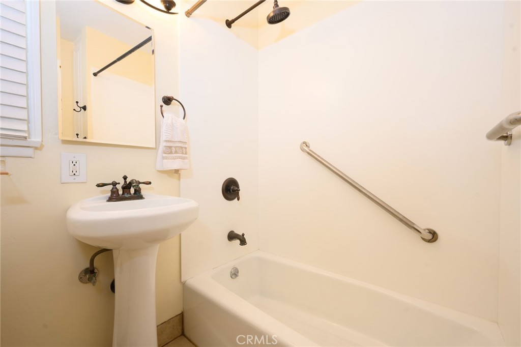 11466 Venice Boulevard