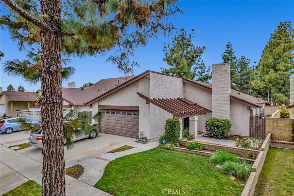 17111 Stowers Avenue