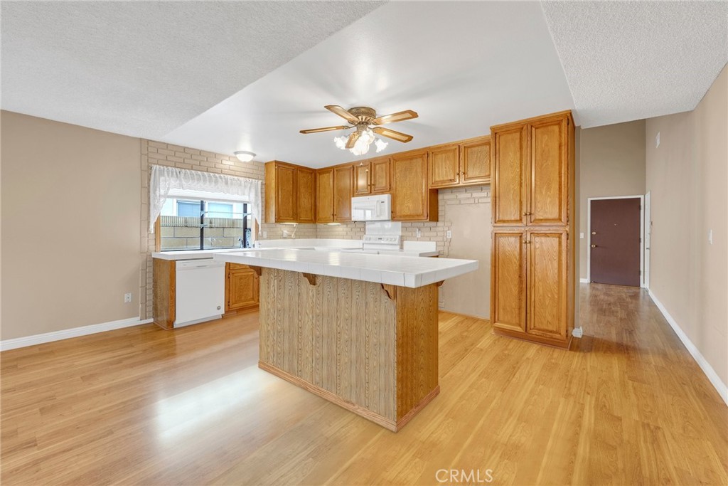 17111 Stowers Avenue