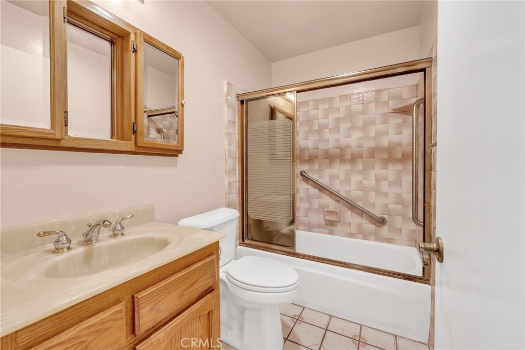 17111 Stowers Avenue