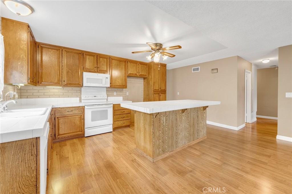 17111 Stowers Avenue