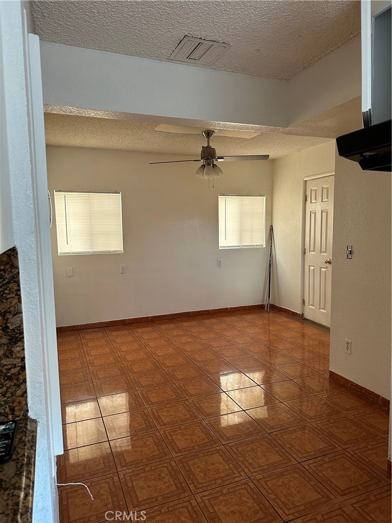 10214 Hildreth Avenue